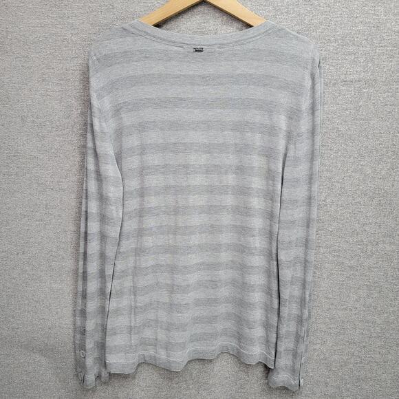 ST JOHN METALLIC SILVER V NECK TOP, SIZE L - Picture 3 of 8